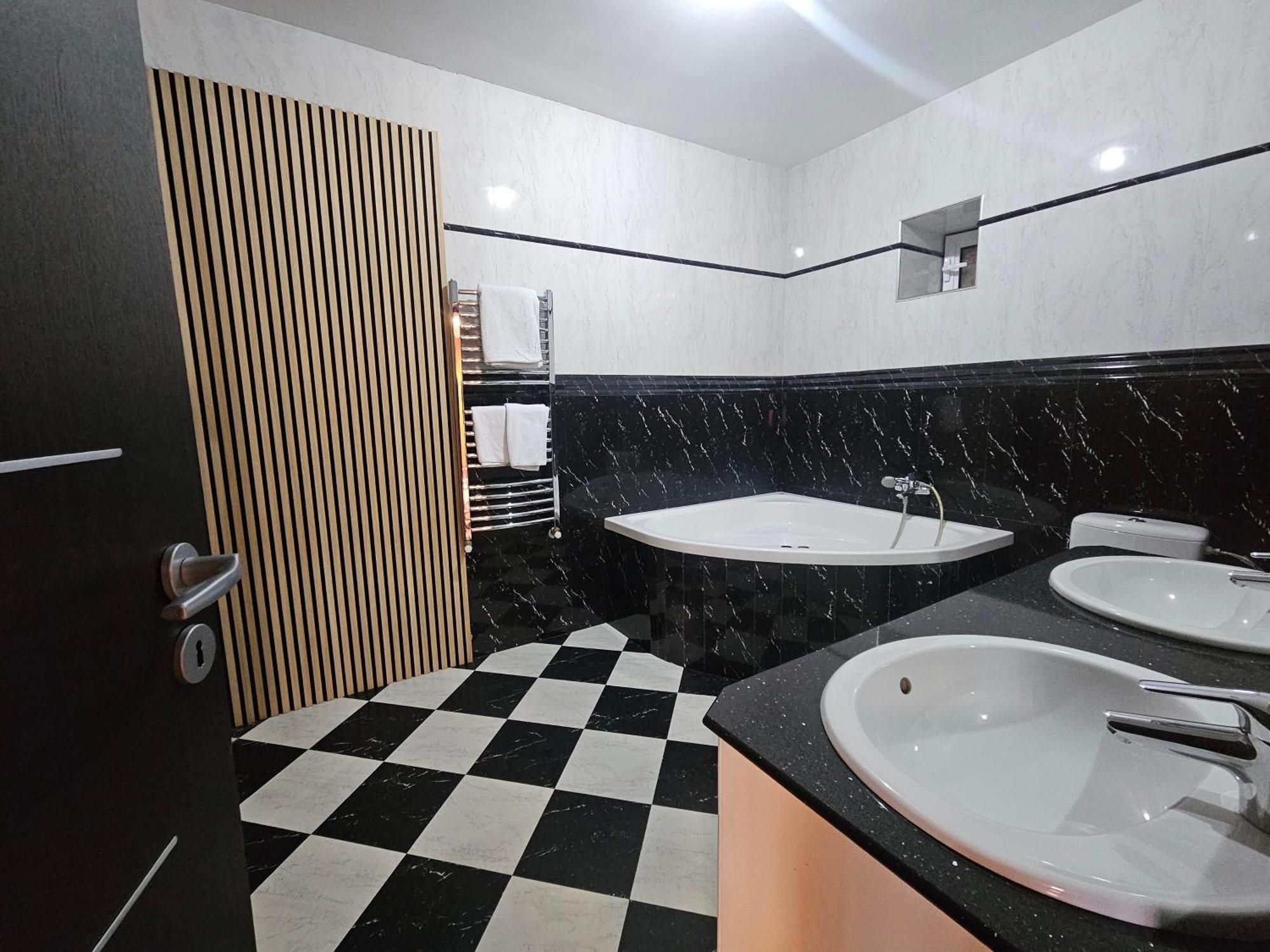 Simple Villa Rooms National Arena Self Check In Bucureşti Exterior foto
